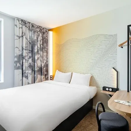Saint Christophe Hotel Cergy