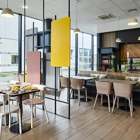 Saint Christophe Hotel Cergy