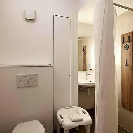 Hotel Saint Christophe Cergy