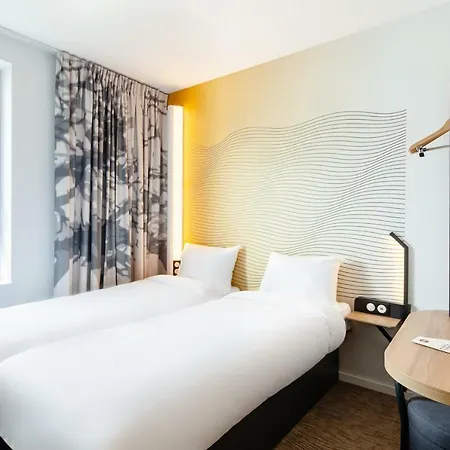 Saint Christophe Hotel Cergy