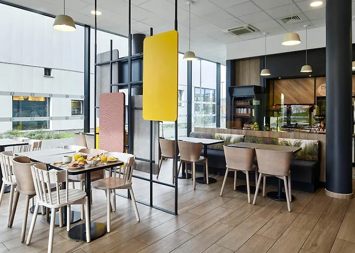 Saint Christophe Hotel Cergy