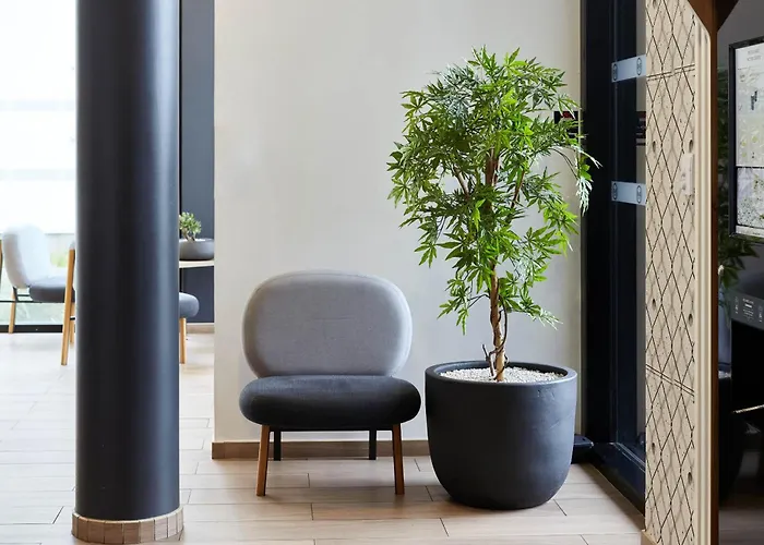 Saint Christophe Hotel Cergy